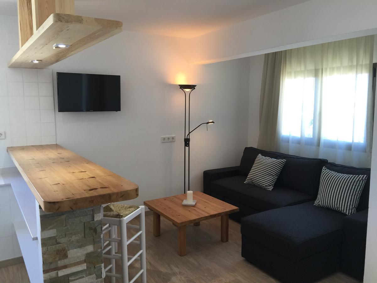 Apartamentos Delfin Es Calo  Luaran gambar